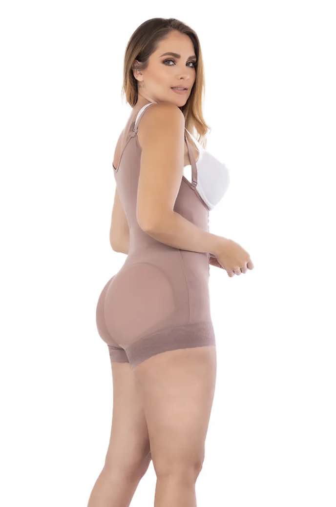 Faja tipo Short de Alta Compresion con broche y doble refuerzo abdominal (Faja Claudia)
