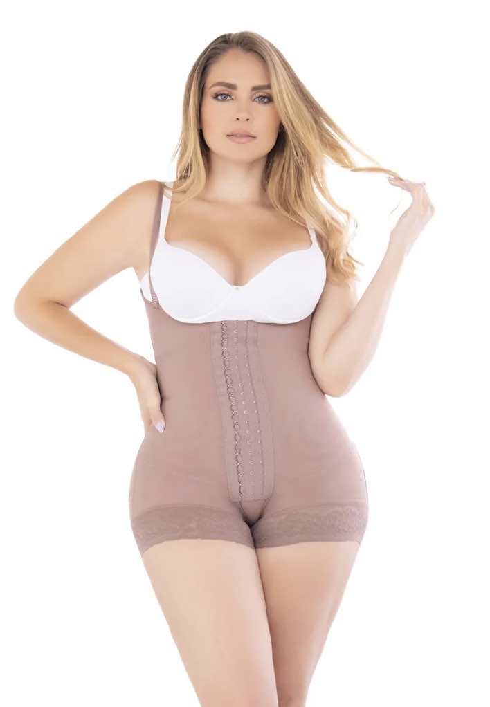 Faja tipo Short de Alta Compresion con broche y doble refuerzo abdominal (Faja Claudia)