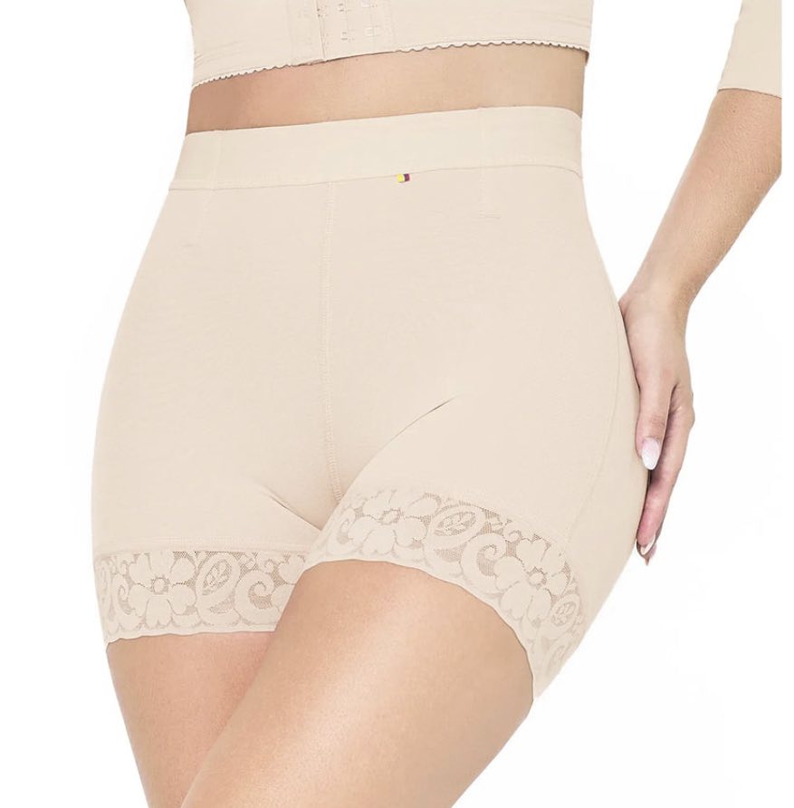 Short Levanta Cola ( Short RUBI )