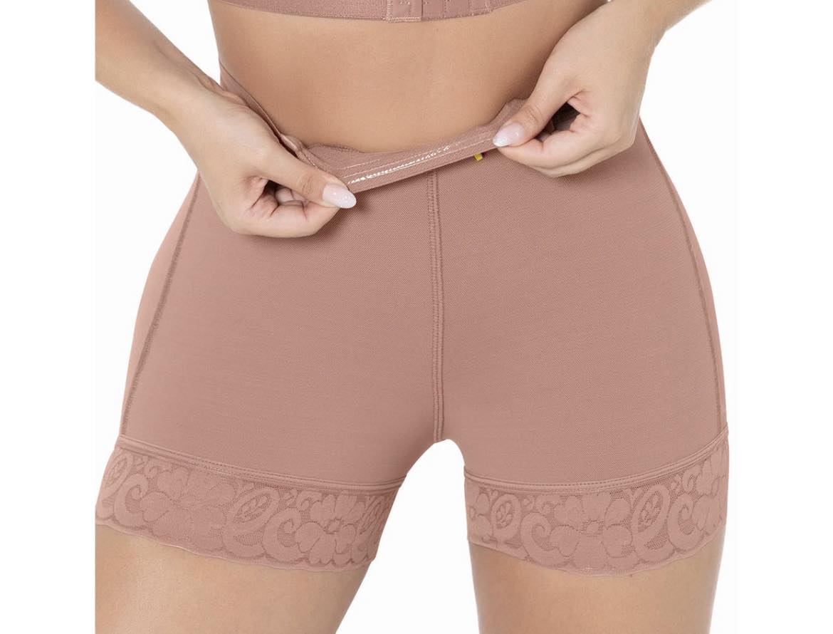 Short Levanta Cola ( Short RUBI )