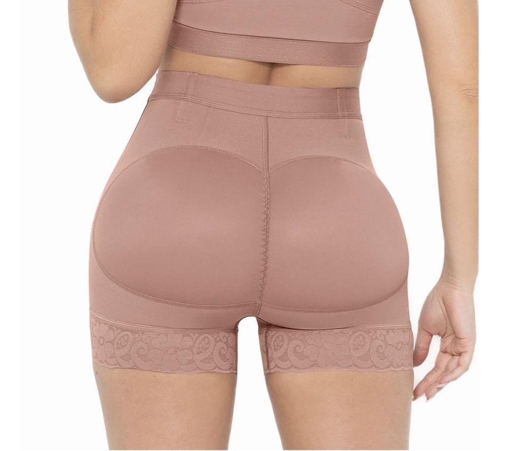 Short Levanta Cola ( Short RUBI )