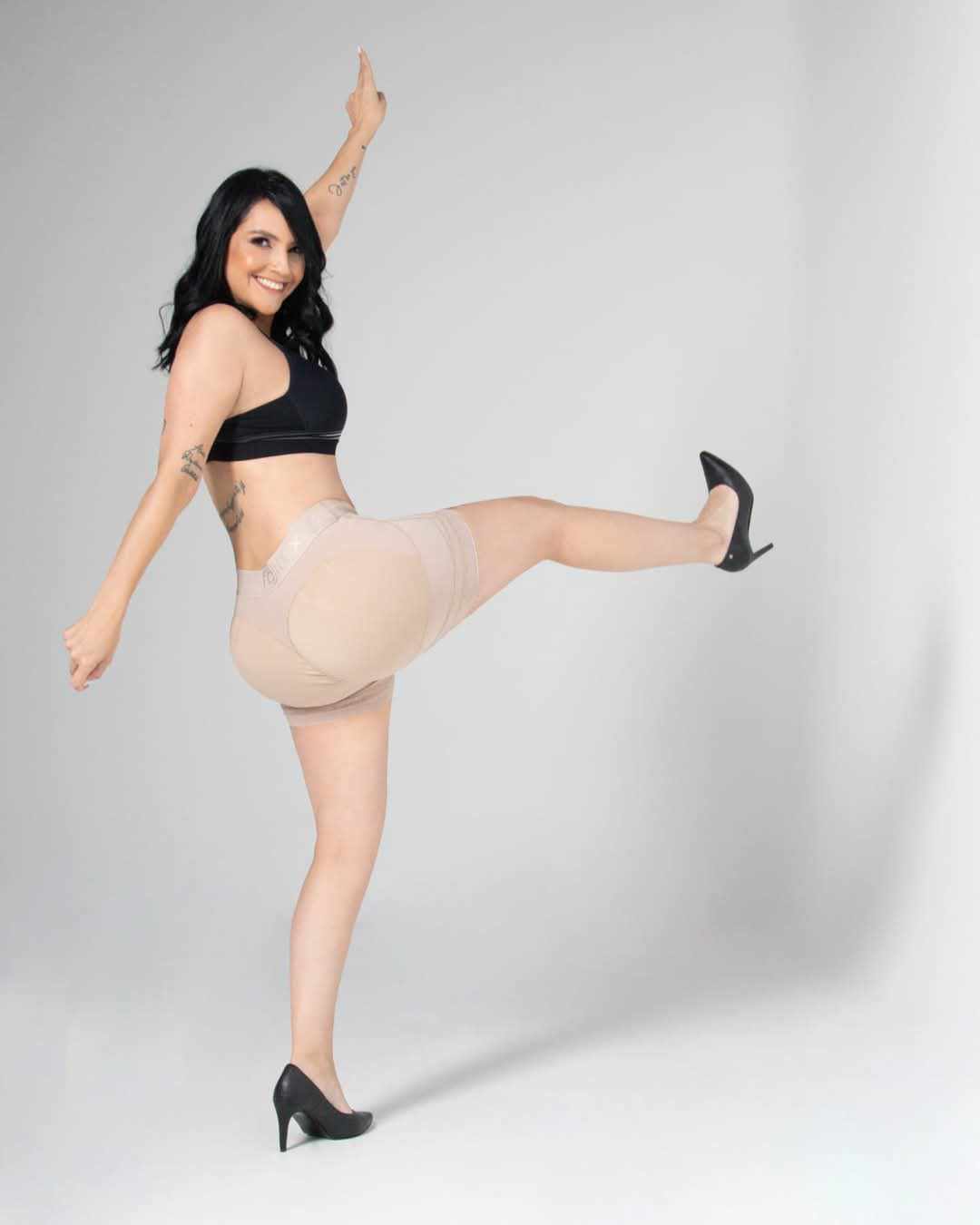 Faja Short LevantaCola ( Short ADRIANA )